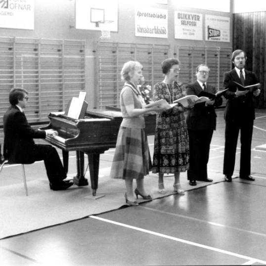 fyrstaskolasetningfsuscan0012jpg