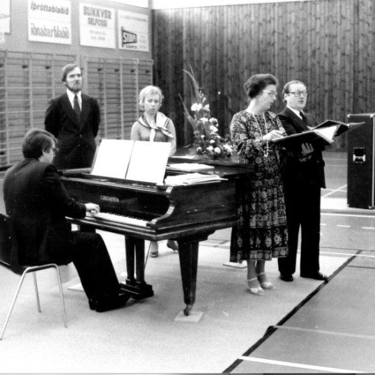 fyrstaskolasetningfsuscan0017jpg