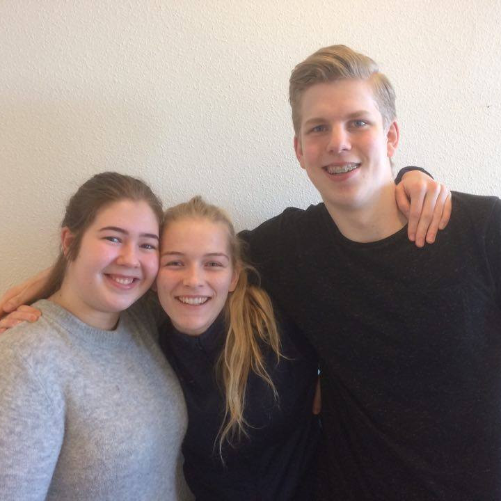 Nýtt nemendaráð. Frá vinstri: Elísabet Davíðsdóttir, varaformaður, Þórunn Ösp Jónasdóttir, formaður …