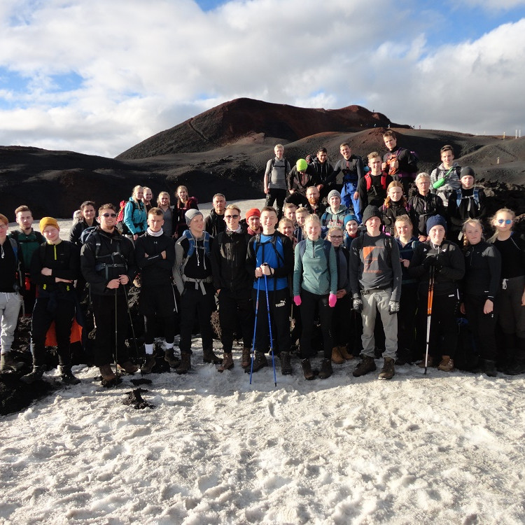 Ganga yfir Fimmvörðuháls