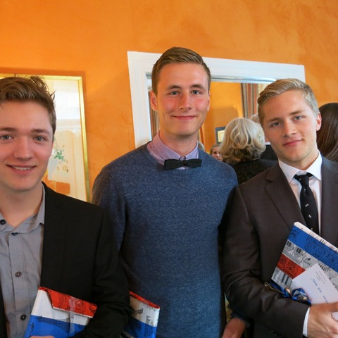 Nemendur í franska sendiráðinu