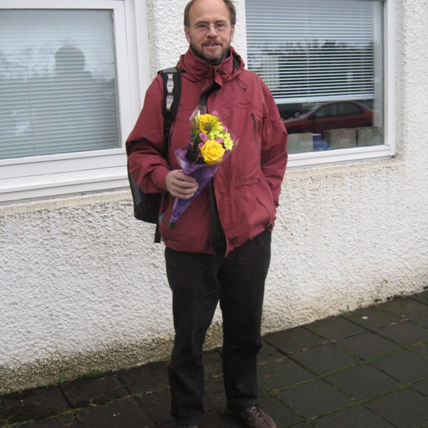 Hver á afmæli í dag?