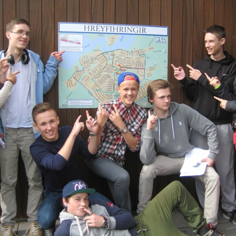 Nýtt skilti og nýir nemendur