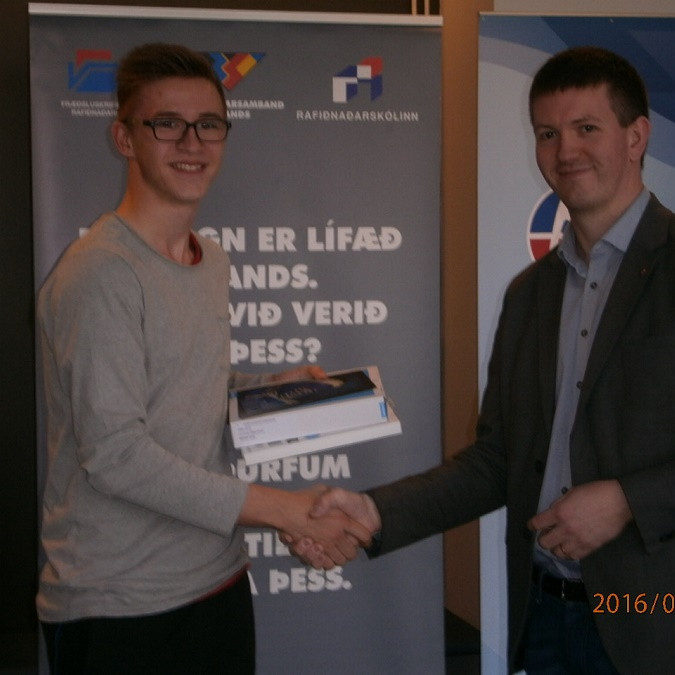 Grunndeild rafiðna fær góða gjöf