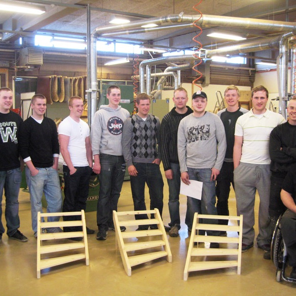 Fjórtán í sveinsprófi