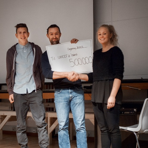 Fimmhundruð þúsund til Unicef
