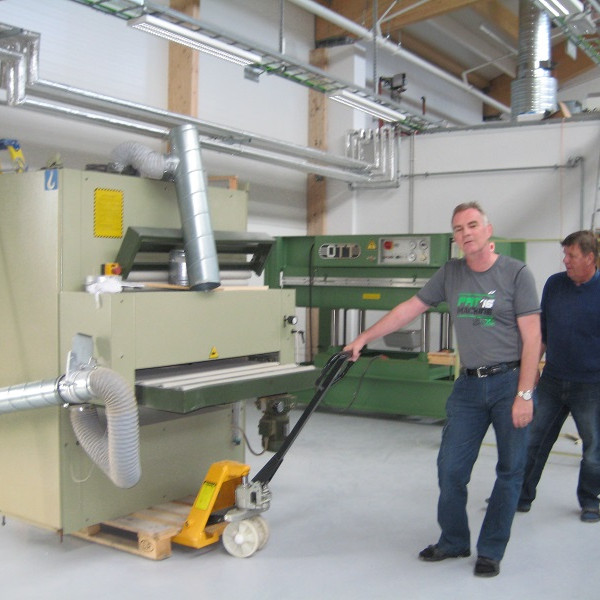 Vinna í nýja Hamri á fullri ferð