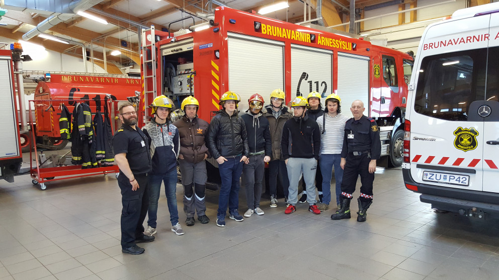 Nemendur í grunndeild bygginga - og mannvirkjagerðar heimsóttu Brunarvarnir Árnessýslu.