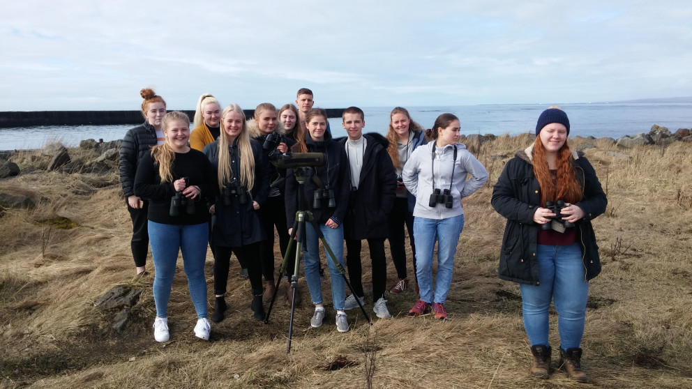Dýrafræðinemendur skoðuðu fugla á Eyrarbakka.