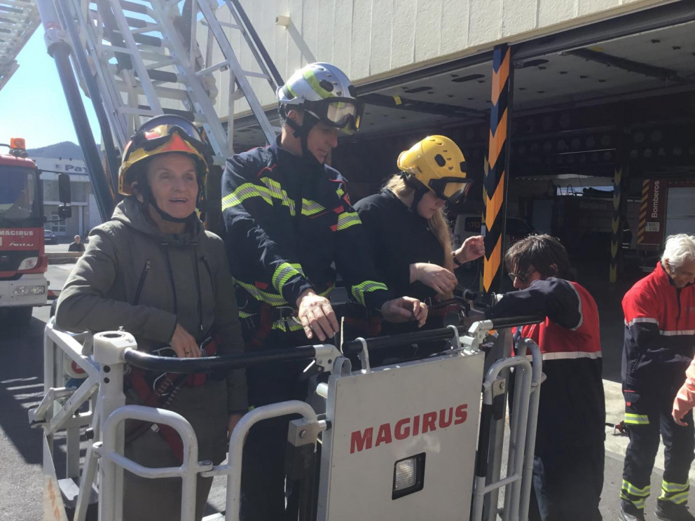 Vatn var skoðað frá ýmsum sjónarhornum. Hópurinn heimsótti meðal annars slökkvistöð.