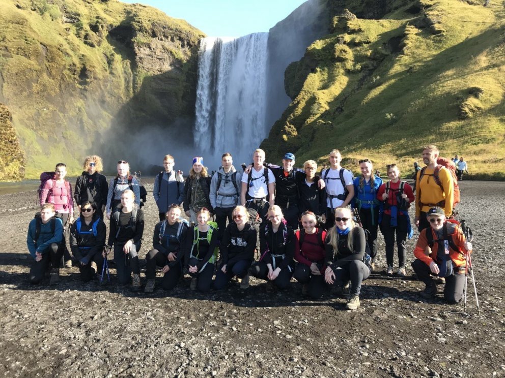 FERÐIN YFIR FIMMVÖRÐUHÁLS