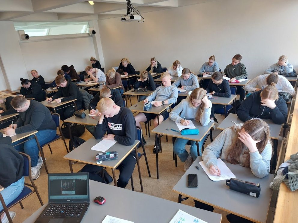 KENNSLULOK OG PRÓFAVIKA FRAMUNDAN