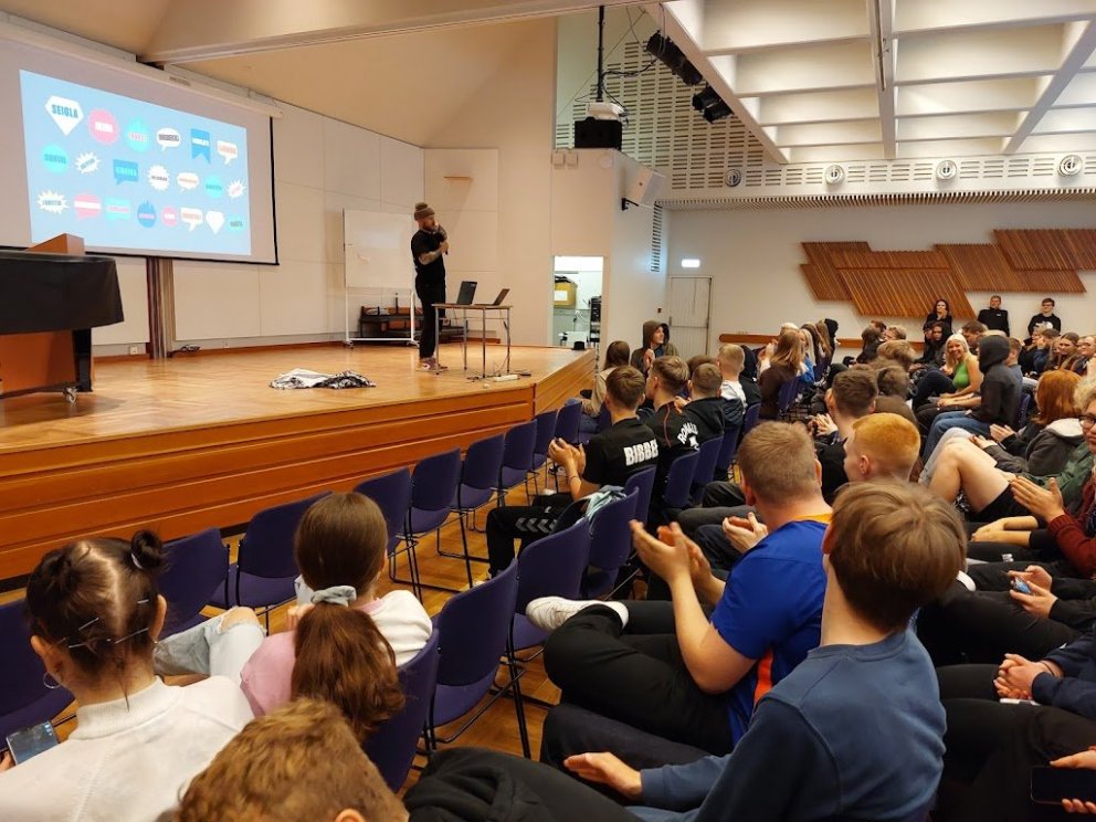 GEÐLESTIN OG EMMSJÉ GAUTI