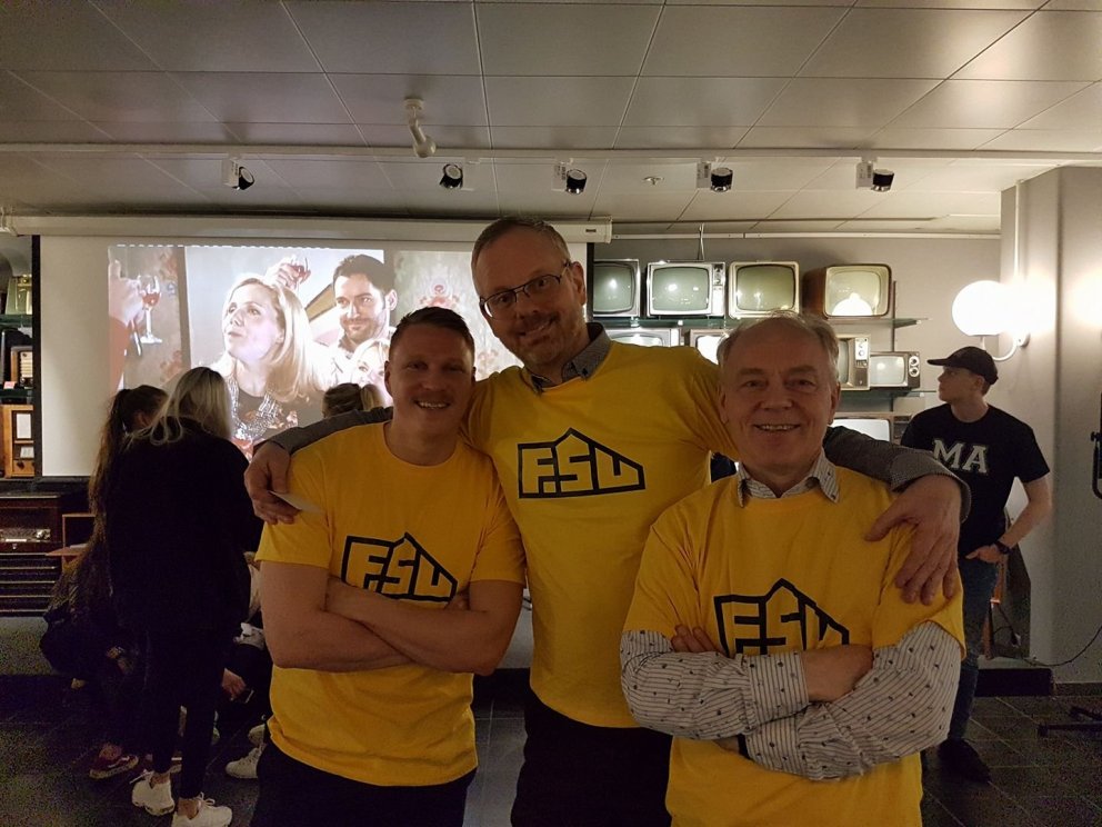 RÓUM OKKAR LIÐI TIL HAFNAR Í GETTU BETUR