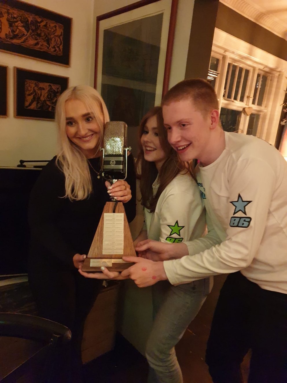 FRAMMISTAÐA SEM MIKILL SÓMI ER AÐ