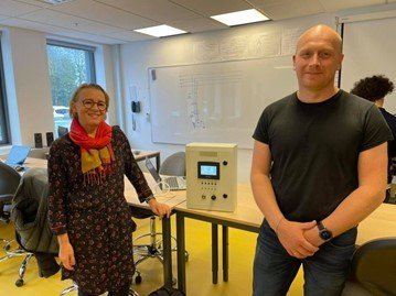 Steinar Guðjónsson, formaður FRS, ásamt Olgu Lísu Garðarsdóttur skólameistara FSu.