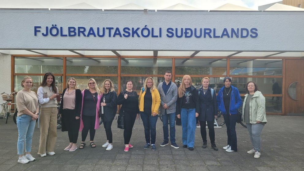 SJÁLFBÆRT SAMFÉLAG FYRIR SJÁLFBÆRA SKÓLA