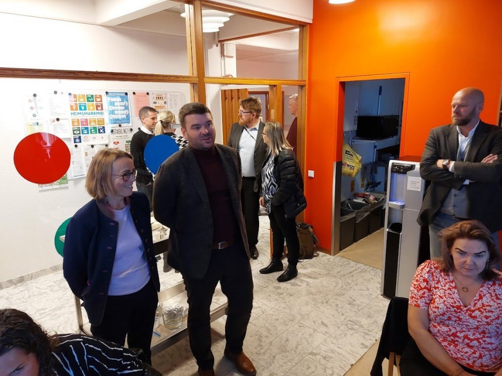 HIN PÓLITÍSKA HLIÐ MENNTAMÁLA