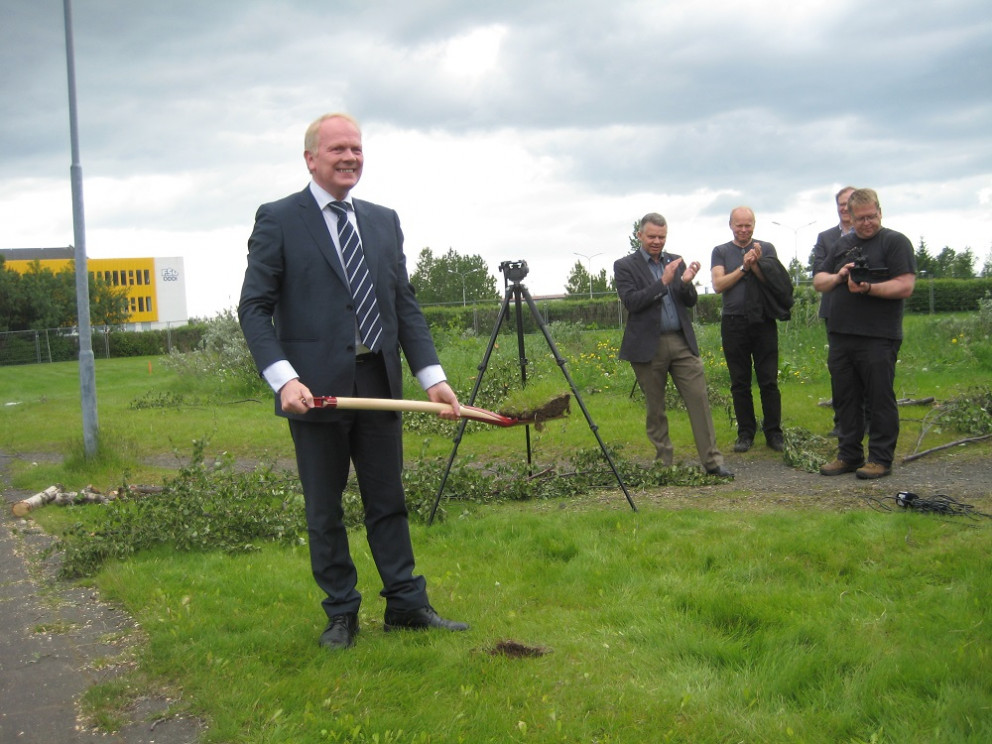 Fyrsta skóflustunga tekin að nýju verknámsshúsi