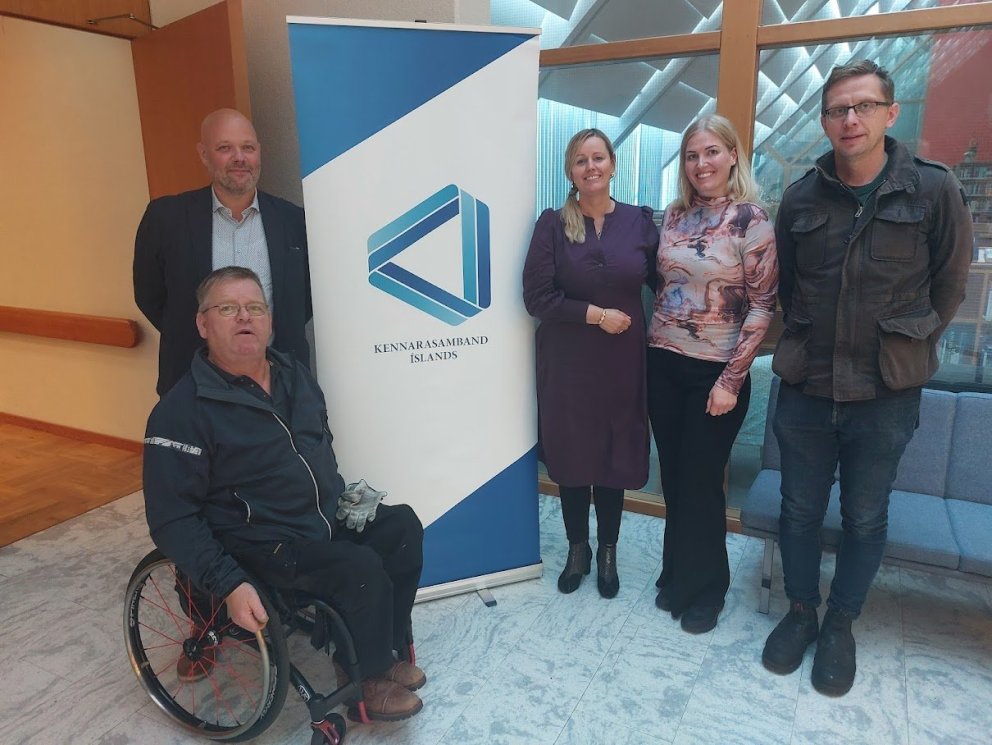 FRÓÐLEGUR FUNDUR KENNARASAMBANDSINS