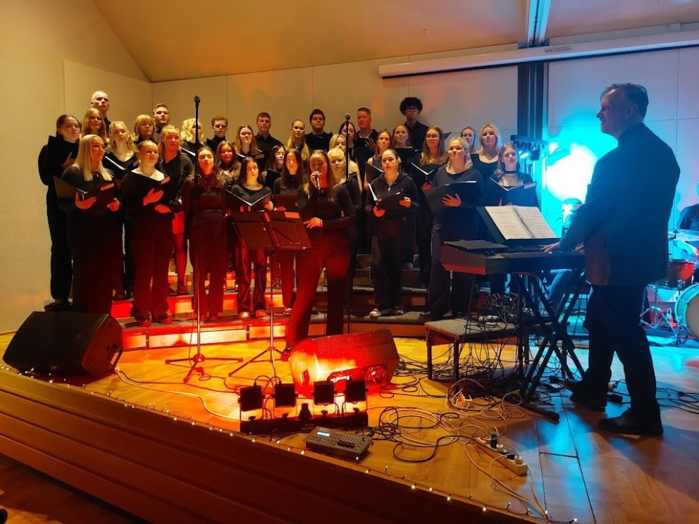 FRÁBÆRIR AÐVENTUTÓNLEIKAR