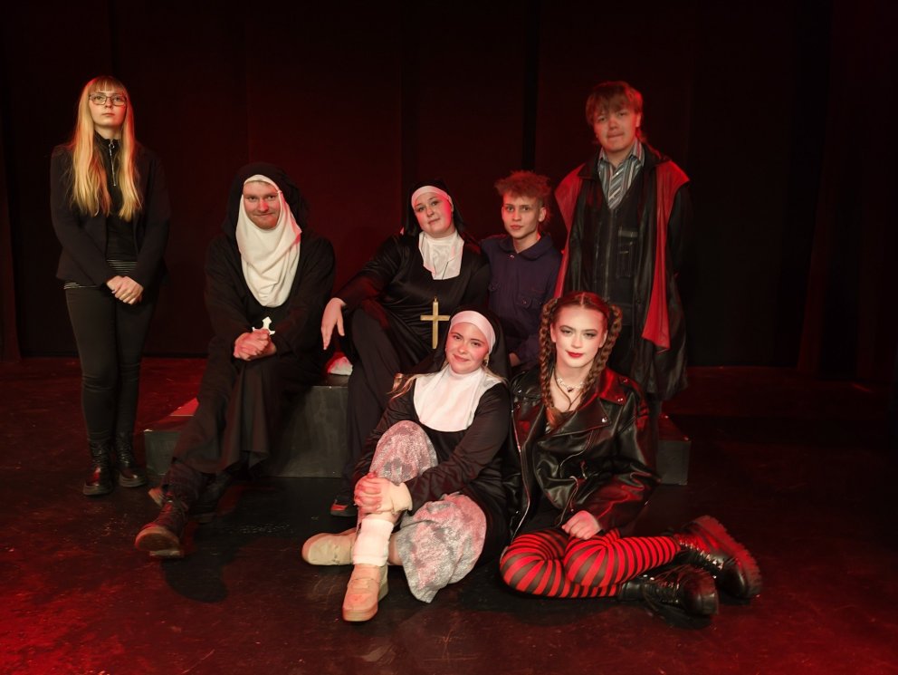 HVER ER VAMPÍRA OG HVER EKKI?