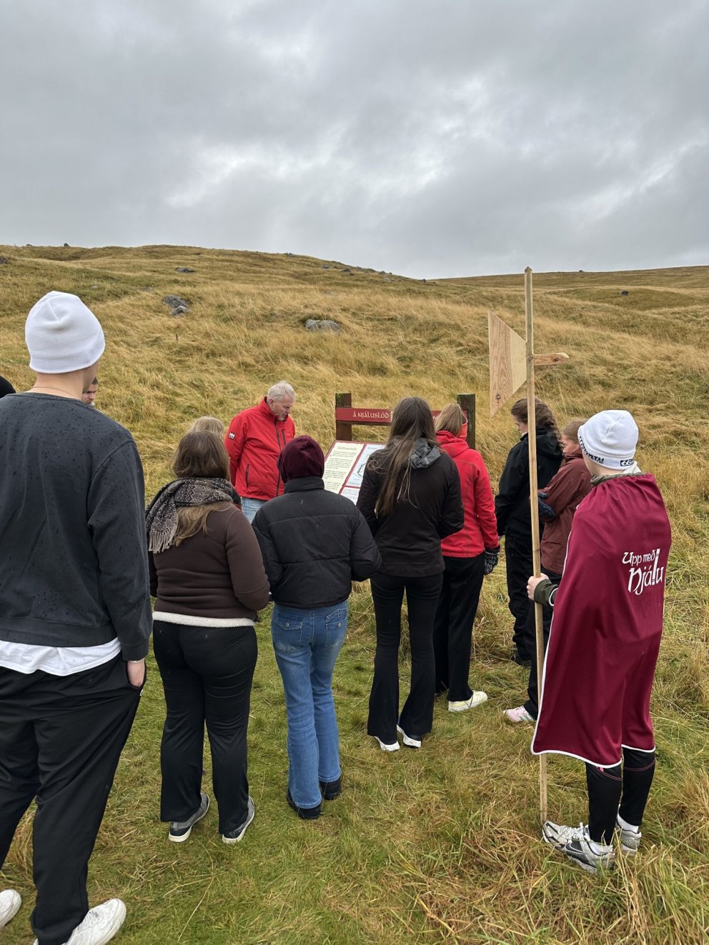 EINVALALIÐ Á NJÁLUSLÓÐUM