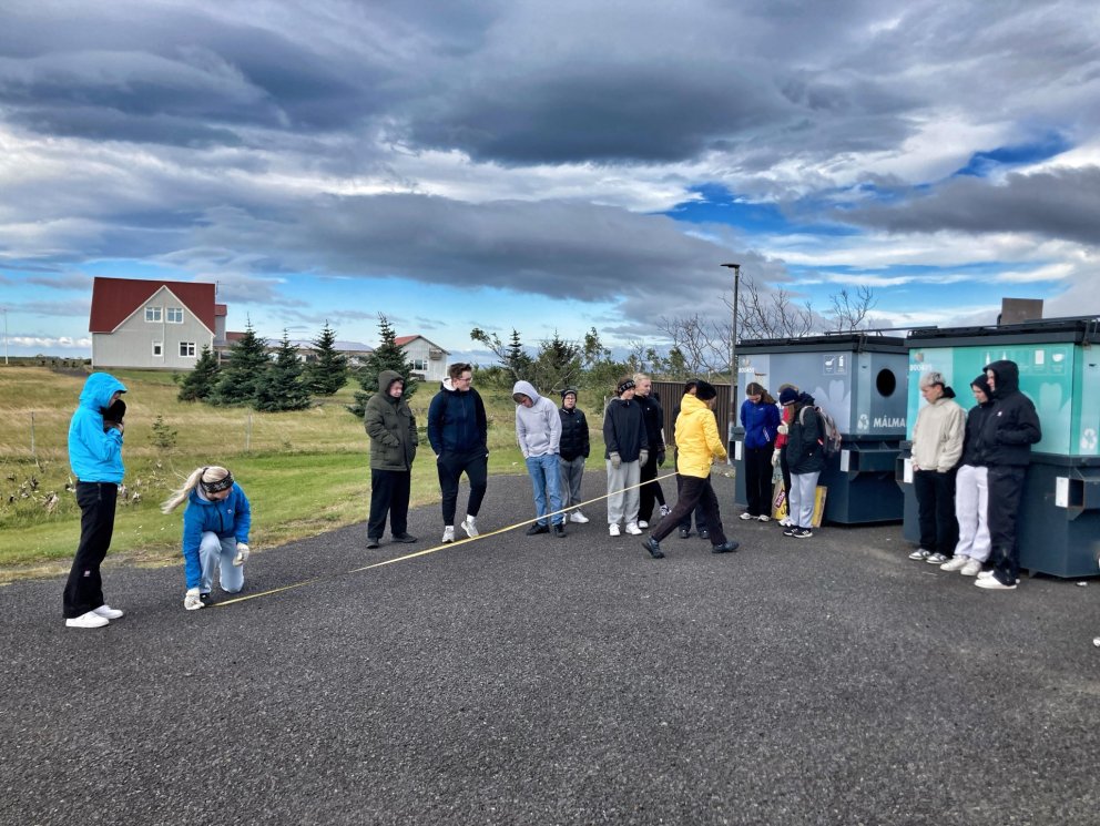 RÚSÍNUSPÝTINGUR OG STÍGVÉLAKAST