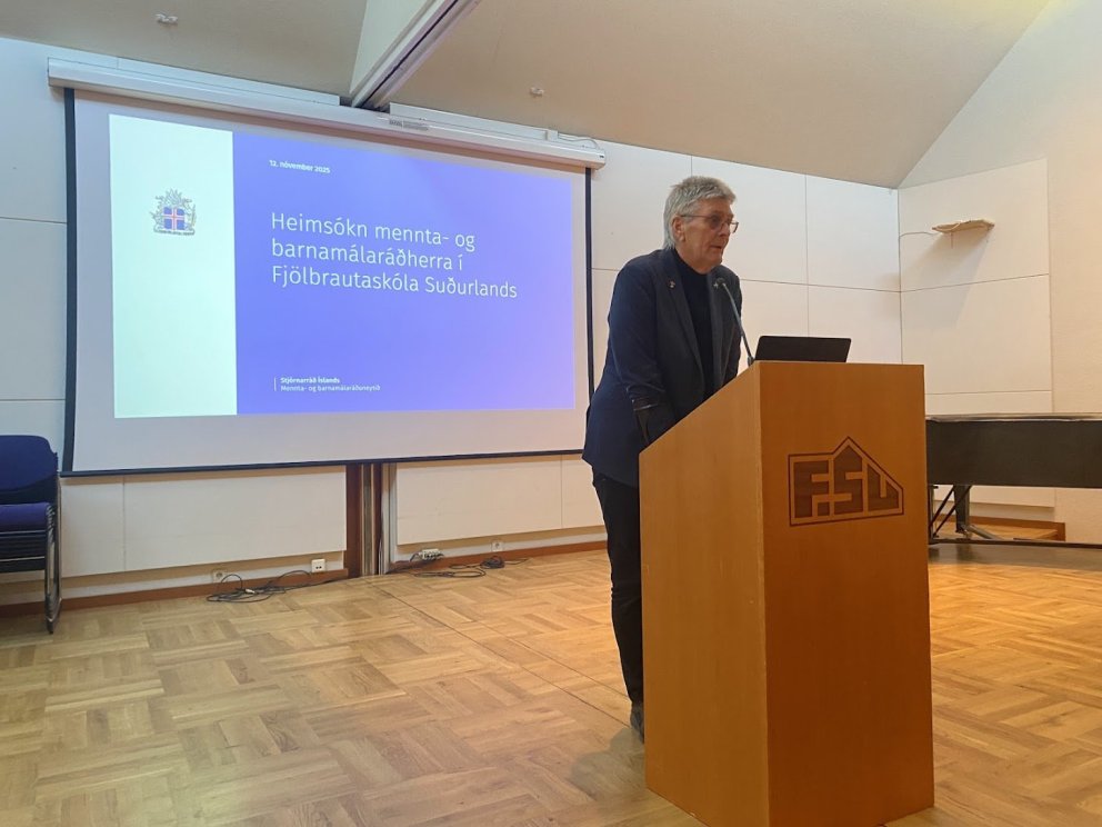 RÁÐHERRA MENNTAMÁLA Í HEIMSÓKN