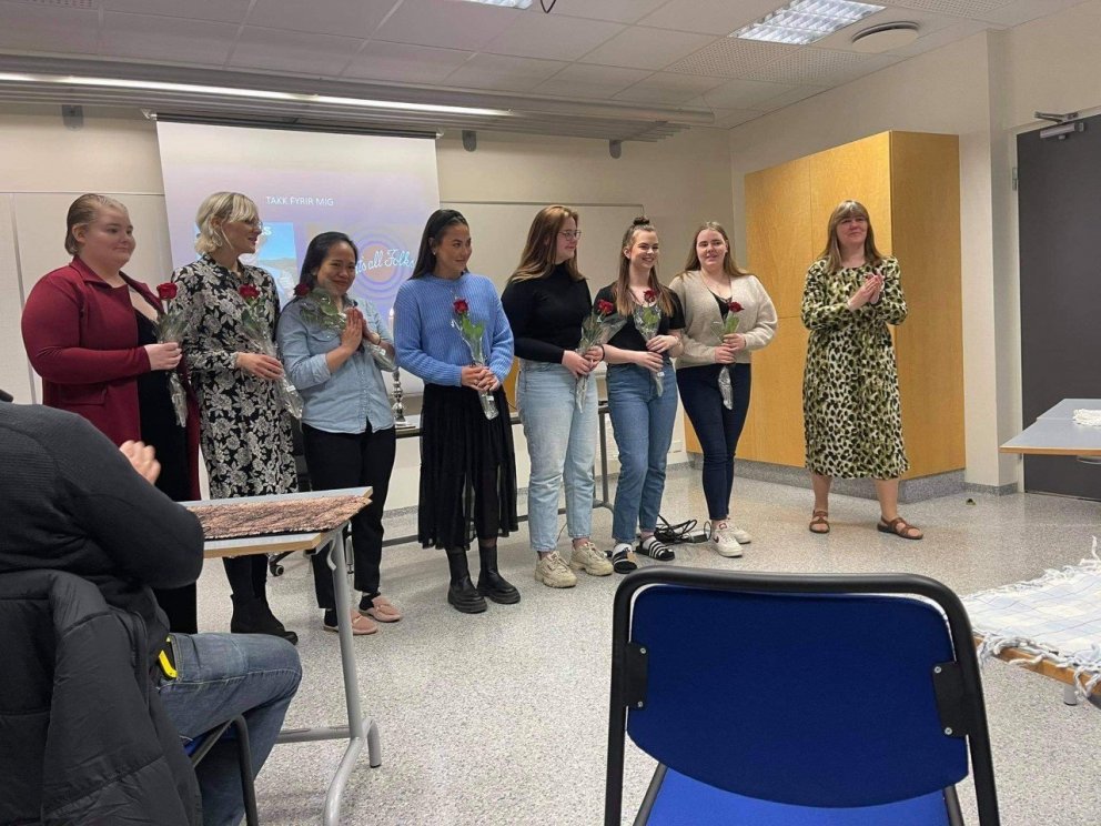 Nemendur á sjúkraliðabraut ásamt fagstjóra.