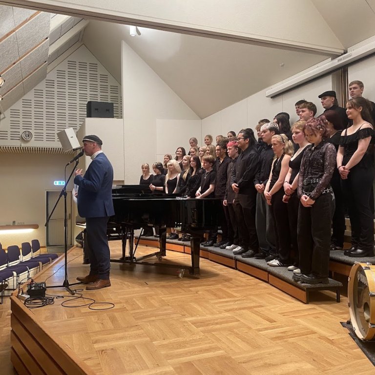 VÍSNAKVÖLDIN ENDURVAKIN