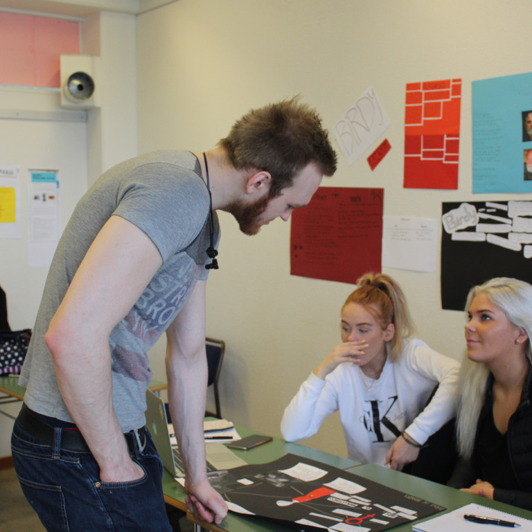 Nemendur kynntu fjölbreytt verkefni um skáldsögur og kvikmyndir.