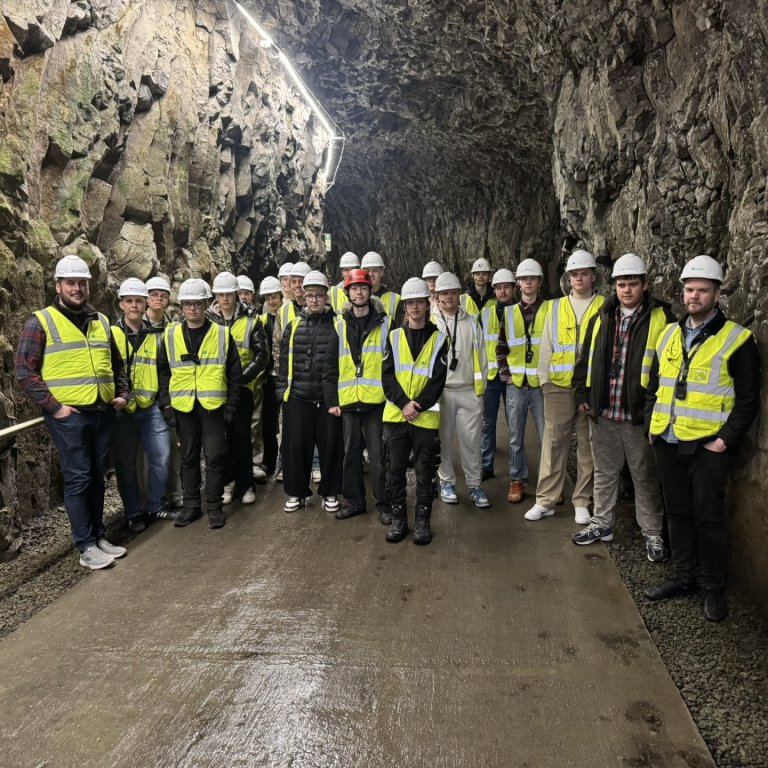 RAFMÖGNUÐ NÁMSFERÐ