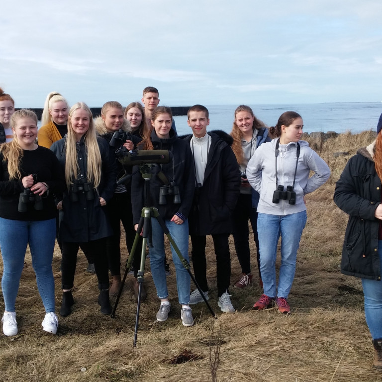 Dýrafræðinemendur skoðuðu fugla á Eyrarbakka.