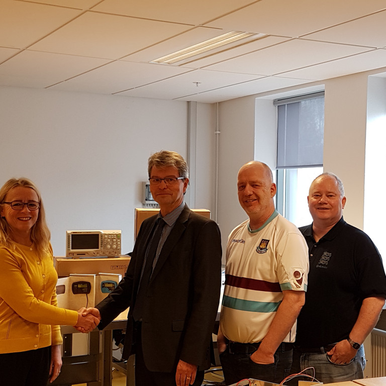 Skólameistari ásamt Jóni Rúnari Bjarnasyni útibússtjóra Íslandsbanka á Selfossi, Þór Stefánssyni og …