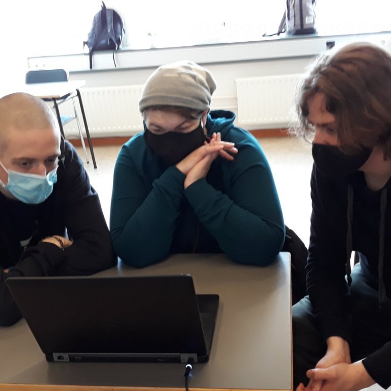 Jón Ingi Guðfinnsson, Guðrún Jóna Ingvarsdóttir  og Kristófer Agnarsson fylgjast með fundi.