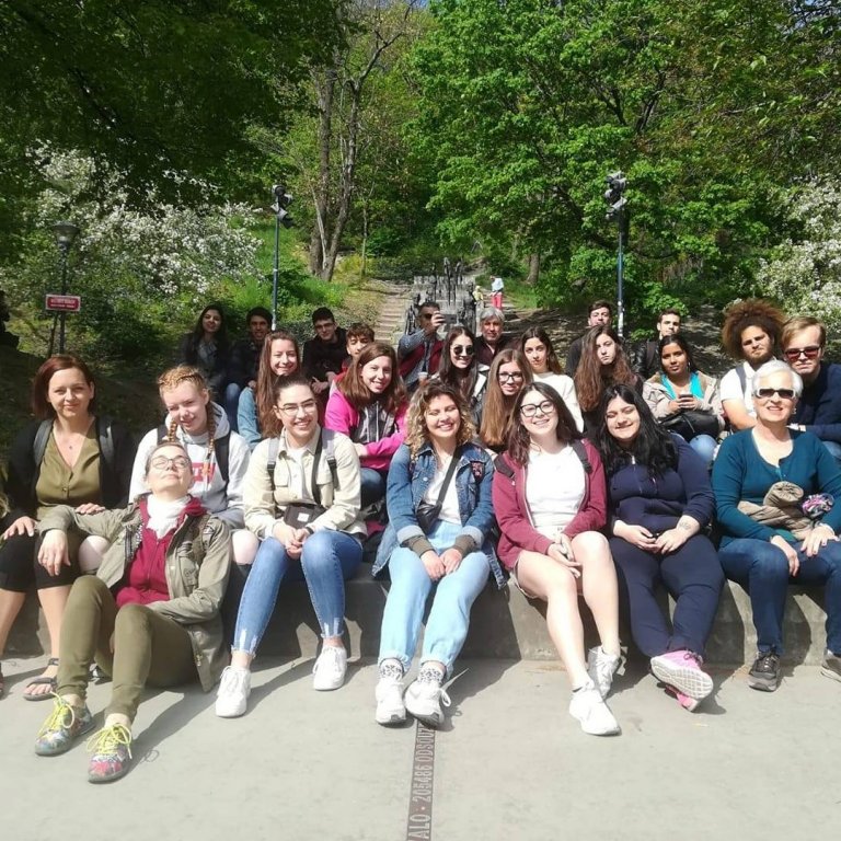 Nemendur og kennarar í erasmus+ verkefninu. Á myndina vantar Helga Hermannsson og Jórunni Jónasdóttu…