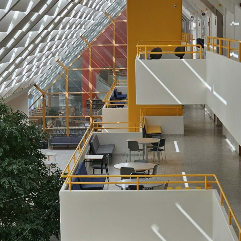 Sumaropnunartími skrifstofu