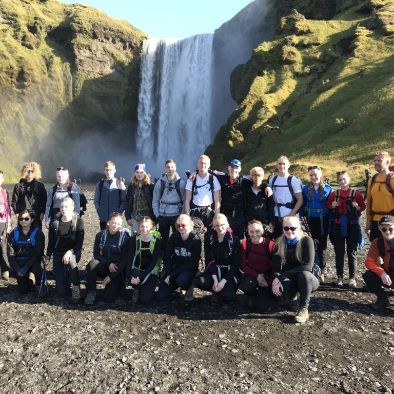 FERÐIN YFIR FIMMVÖRÐUHÁLS