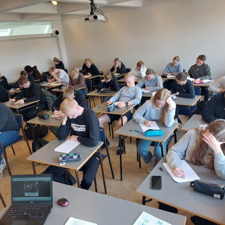 KENNSLULOK OG PRÓFAVIKA FRAMUNDAN