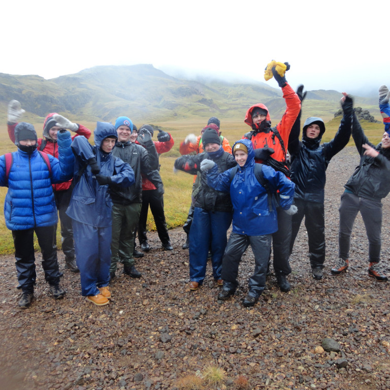 Göngufólkið lét veðrið ekki stoppa sig.