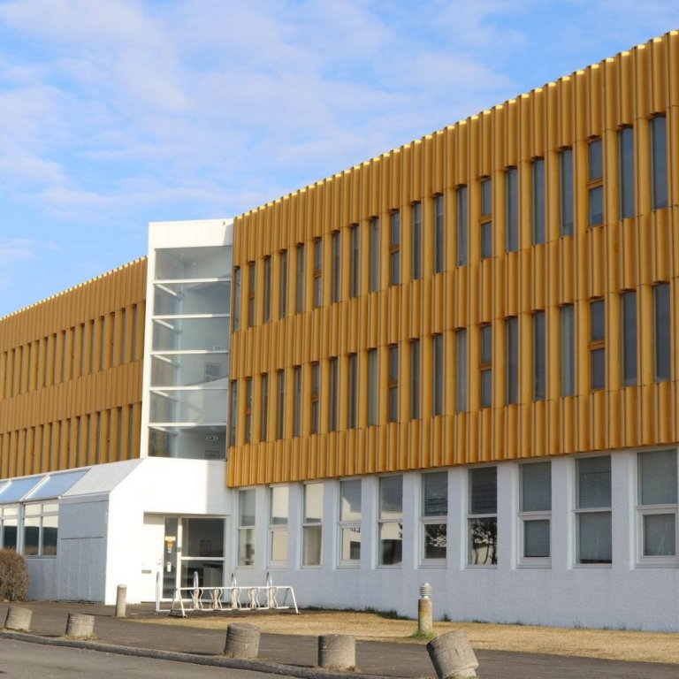 SKÓLI ER EKKI BARA HÚS