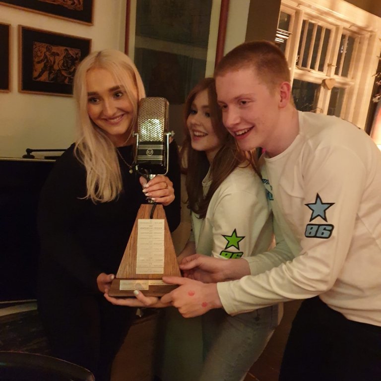 FRAMMISTAÐA SEM MIKILL SÓMI ER AÐ