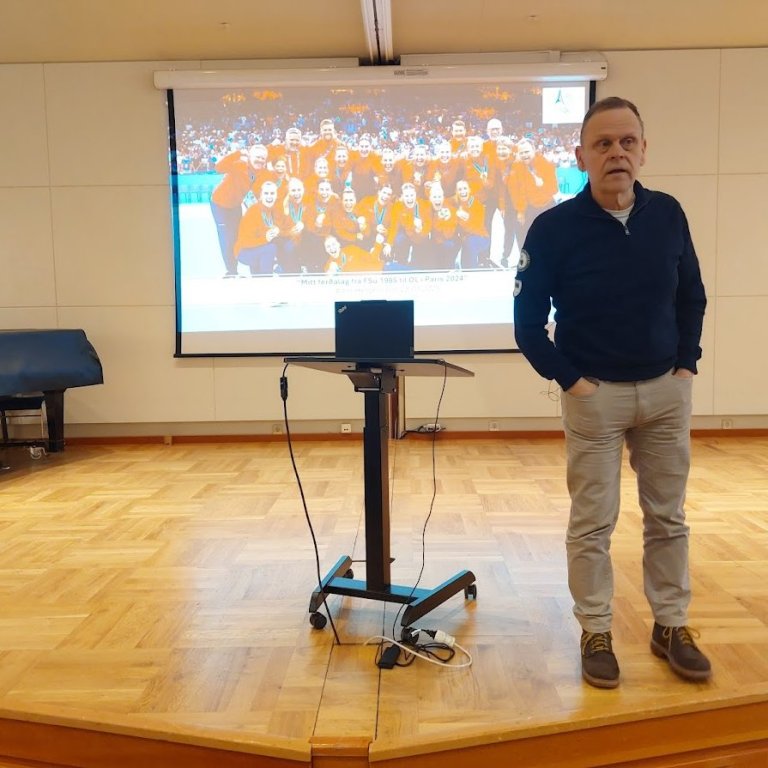 ÉG KEM HINGAÐ SEM GJÖF