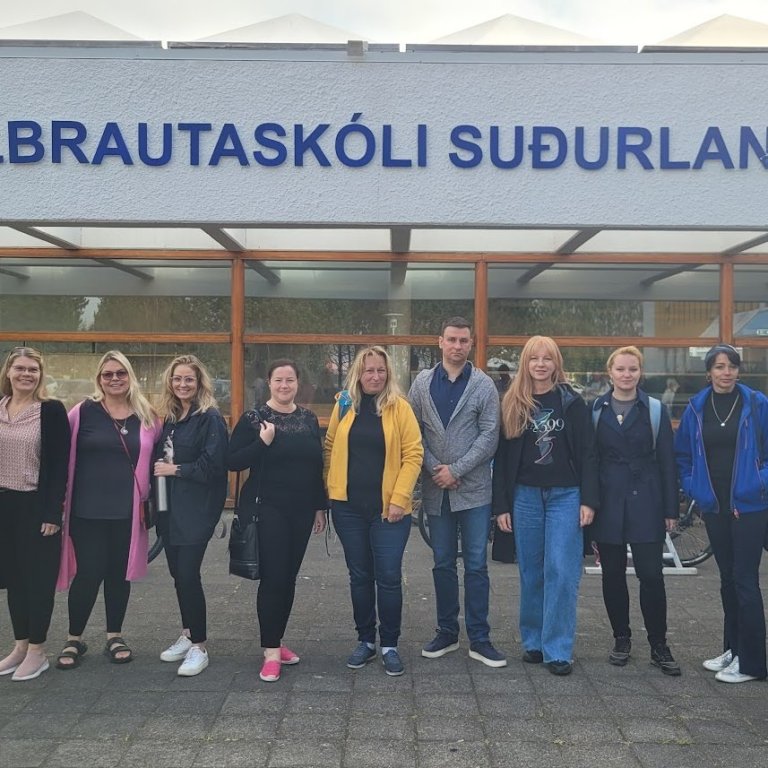 SJÁLFBÆRT SAMFÉLAG FYRIR SJÁLFBÆRA SKÓLA