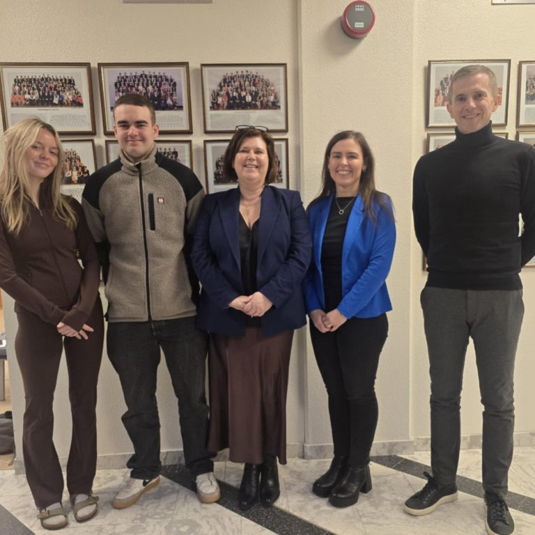 Mennta- og barnamálaráðherra heimsótti FSu