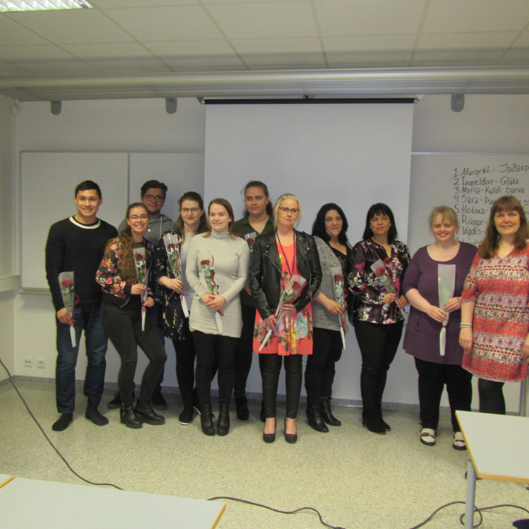 Nemendur og kennari á sjúkraliðabraut, Íris Þórðardóttir.