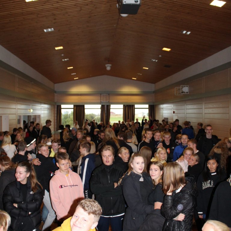 Um 210 nýnemar skemmtu sér vel í árlegri nýnemaferð.