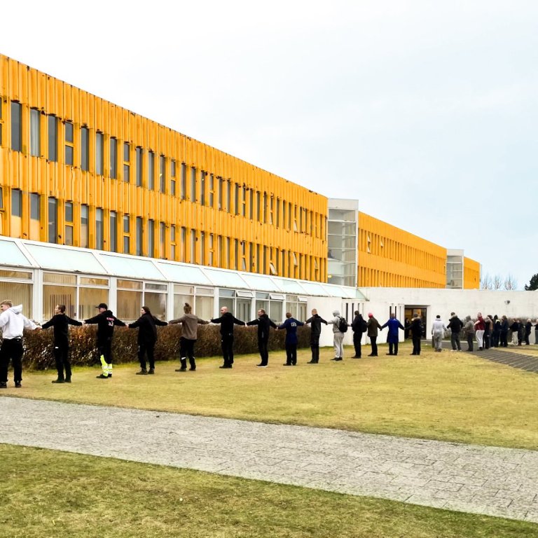 Knús, kærleikur og samstaða í nóvember