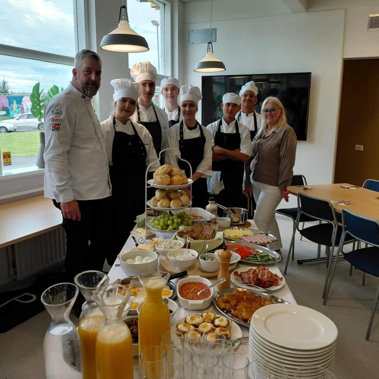 Dýrindis morgunverðarhlaðborð í boði GMF